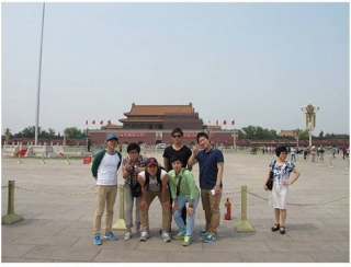 Illustration for article titled Korea's Photoshop Trolls Make the Internet a Better Place